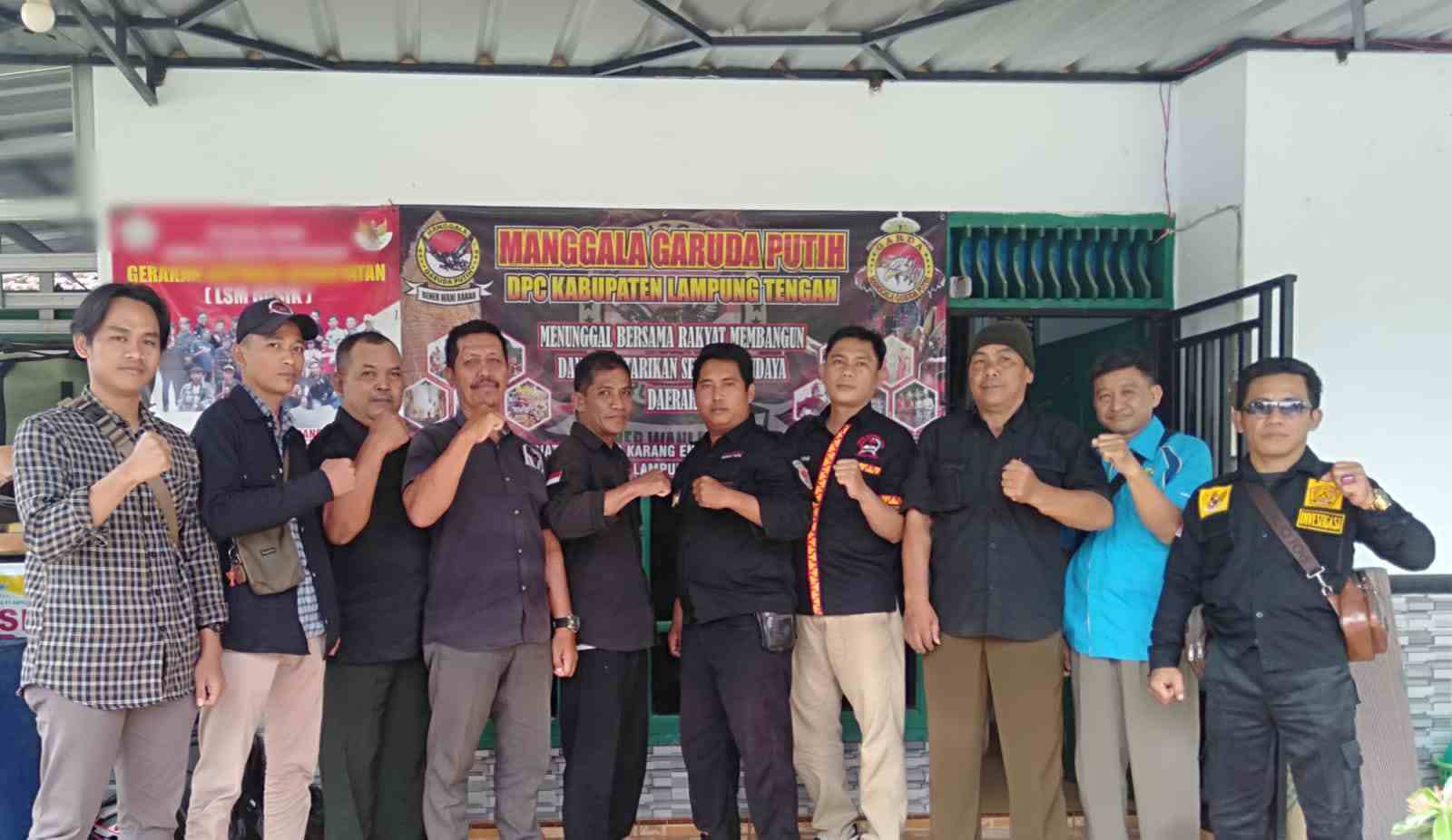 Gubernur Lampung Arinal Bersama Bupati Winarti Lakukan Restocking 1 Juta Benih Ikan